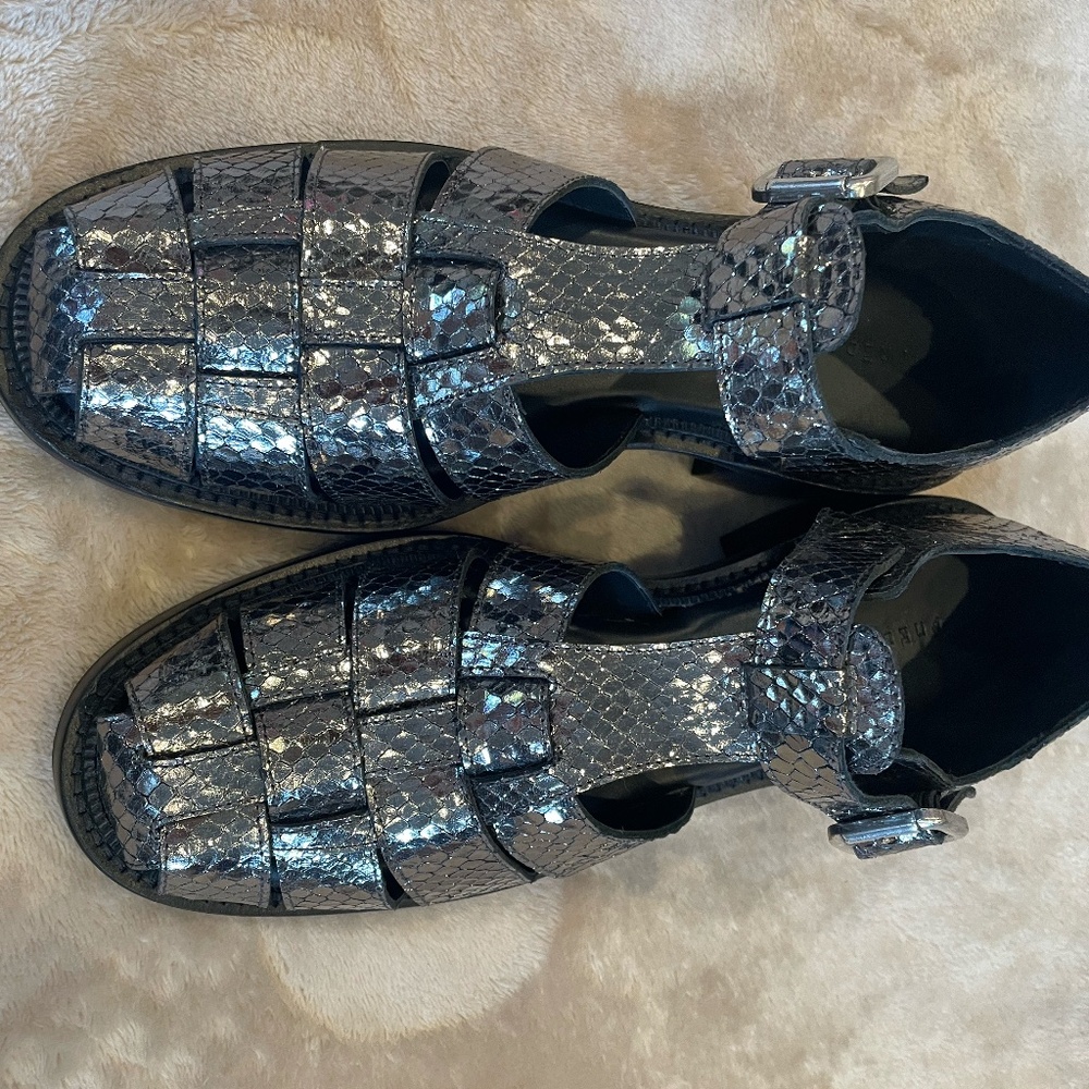 Freda Salvador fisherman sandals. Size 8 in textured metallic with black heel